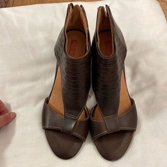 PIKOLINOS BROWN LEATHER SANDALS.  NEW - Picture 2 of 11